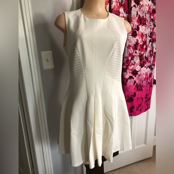 muzilan Dresses & Skirts - Muzilan Skater Style Dress